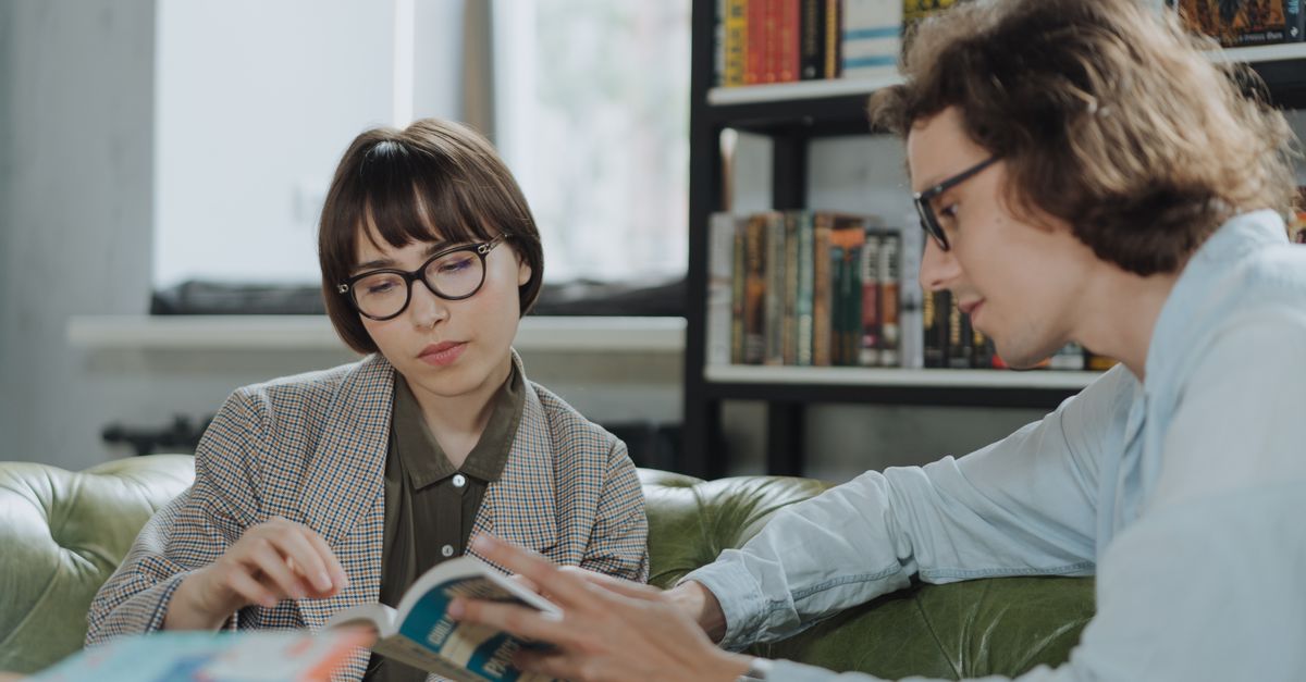 The Role of Technology in Enhancing Online Tutoring Experiences